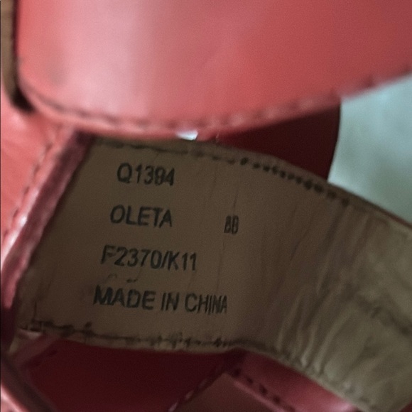 COACH Oleta Gladiator Turnlock ankle Sandals Flats Coral Leather sz 8B - Picture 7 of 7